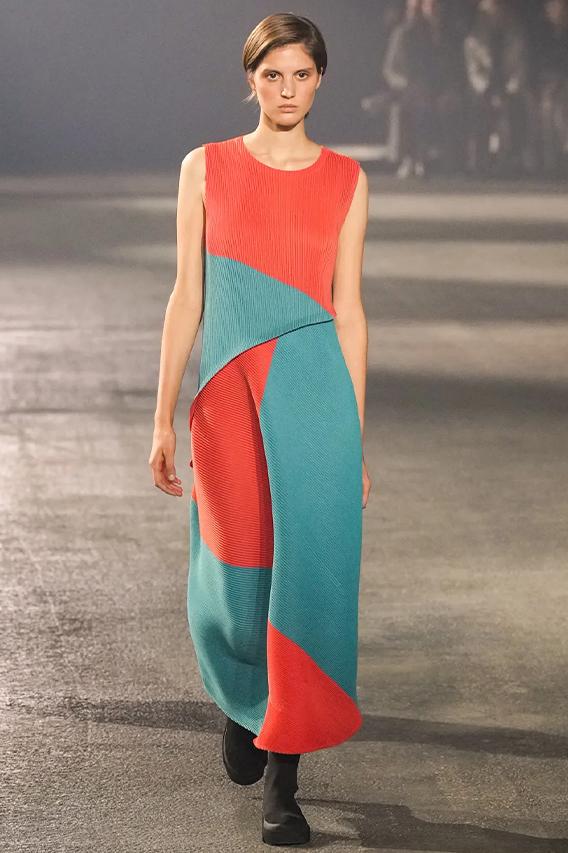 Issey Miyake tri ân nhà thiết kế quá cố trong Tuần lễ thời trang Paris - 15