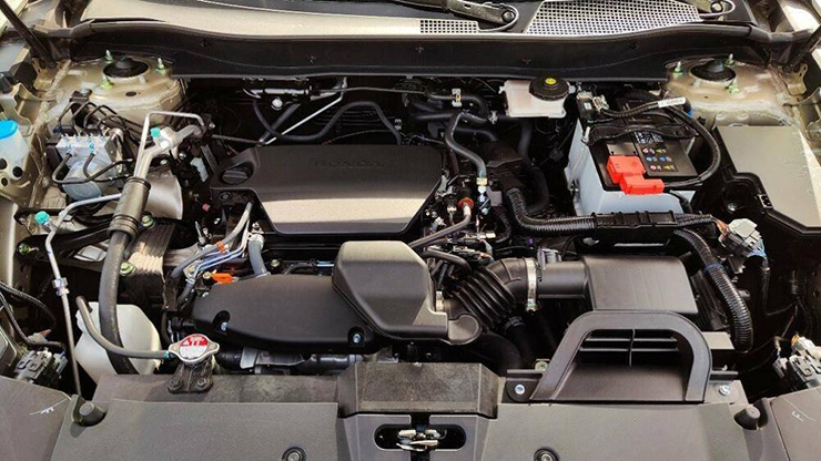 Khối động cơ xăng 4 xi-lanh sản sinh công suất tối đa 193 mã lực và mô-men xoắn cực đại 243 Nm
