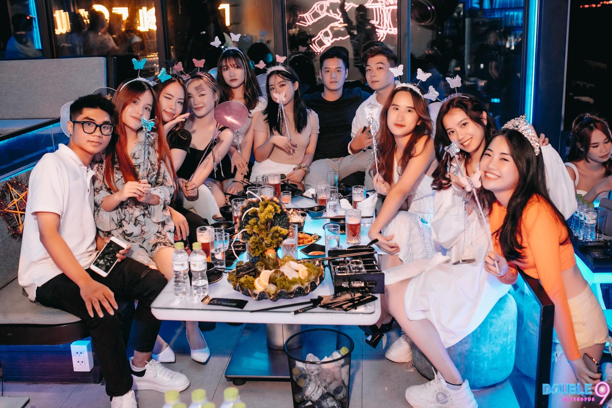 Cuộc sống về đêm tại Double 9