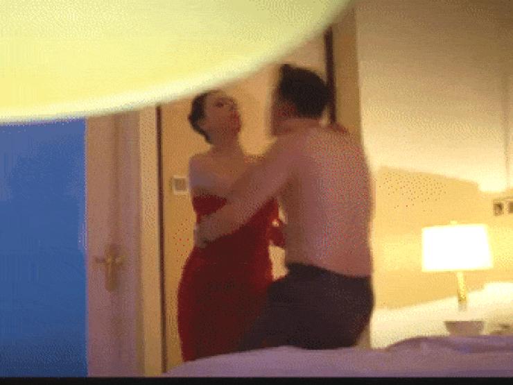 Phim - Việt Anh diễn cảnh nóng bạo liệt dù "làm chồng" Hồng Diễm