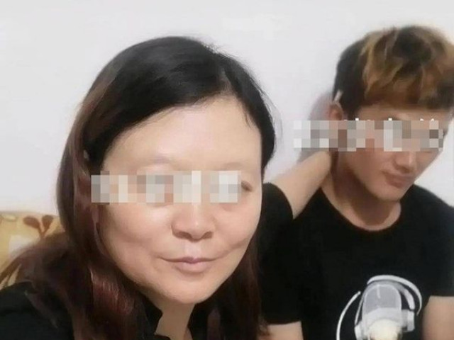 Bạn trẻ - Cuộc sống - Chênh lệch 33 tuổi, chàng trai bất chấp dị nghị để cưới bạn gái 55 tuổi