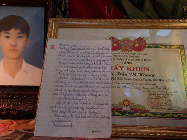 Tin tức trong ngày - Nam sinh tử vong sau khi cứu 2 em nhỏ thoát cảnh đuối nước trên sông Gianh