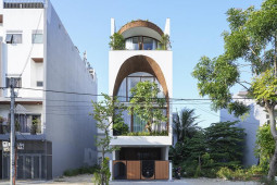 Kinh doanh - Nhà ống 100m2 ở Đà Nẵng nói không với "hầm, bí" nhờ giếng trời "khủng"