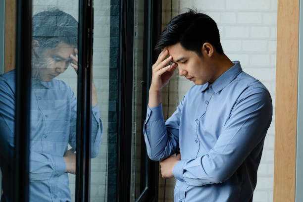 Khi nam giới không tự tin trong vấn đề chăn gối, sẽ tạo ra những rào cản trong các mối quan hệ tình cảm.
