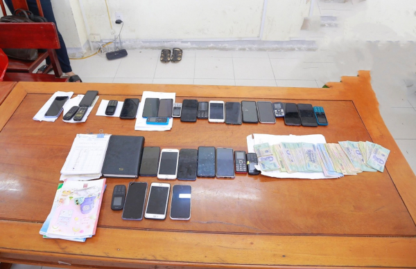 Tang vật thu giữ.