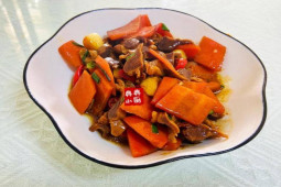 Ẩm thực - Bộ phận cực rẻ của con gà lại là món đại bổ, xào với thứ này thành "thần dược"