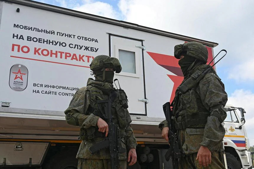 Quân đội Nga ở miền nam Ukraine (ảnh: Reuters)