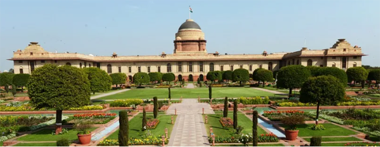 Dinh thự tổng thống Rashtrapati Bhavan, New Delhi, Ấn Độ: Rashtrapati Bhavan là nơi ở của Tổng thống Ấn Độ. Nằm ở thủ đô Delhi, khu phức hợp tổng thống hình chữ H này là sản phẩm của các kiến ​​trúc sư Sir Edwin Lutyens và Herbert Baker.
