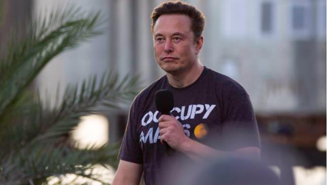 Tỷ phú Elon Musk đồng ý mua lại Twitter để chấm dứt kiện tụng. (Ảnh: Getty)