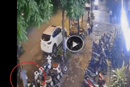 Thế giới xe - Clip: Trộm cuỗm vua tay ga Honda SH để trên vỉa hè trong tích tắc