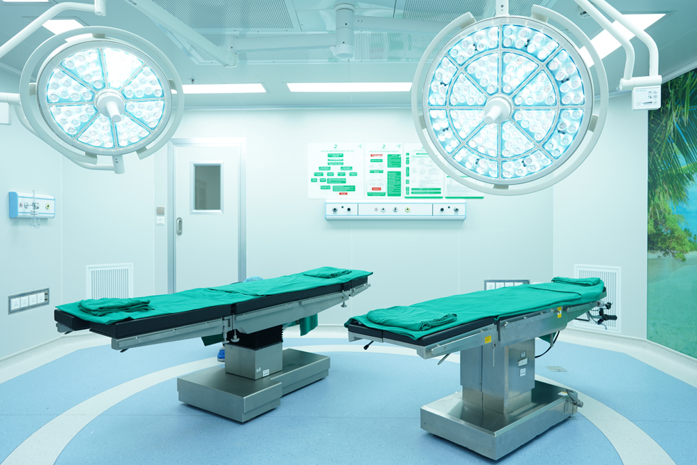 Phòng phẫu thuật hiện đại, vô khuẩn 1 chiều