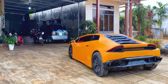 Nhóm thanh niên 'biến hình' xế cổ thành siêu xe Lamborghini - 5