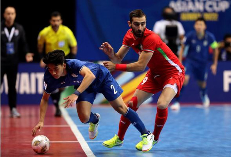 Thái Lan sớm bị thủng lưới ở hiệp 1 và "vỡ trận" trong hiệp 2 trước Iran