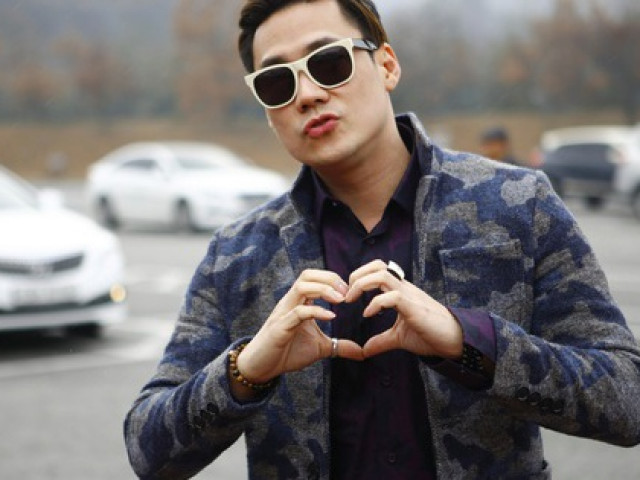 Kinh doanh - Biệt thự 200 tỷ của ca sĩ 3 bằng đại học, độc thân ở tuổi 41