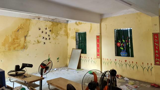 Trường xuống cấp nghiêm trọng, hàng trăm học sinh Hải Dương 'rồng rắn' đi học nhờ - 3