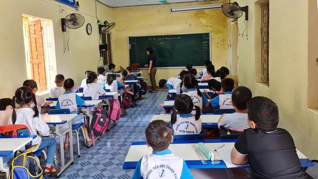 Trường xuống cấp nghiêm trọng, hàng trăm học sinh Hải Dương 'rồng rắn' đi học nhờ - 9