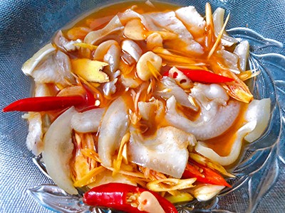 Món ngon cuối tuần: Cách làm tai heo ngâm sả tắc ăn hoài không ngán - 3