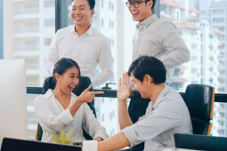 Làm thế nào để được sếp và đồng nghiệp quý mến?