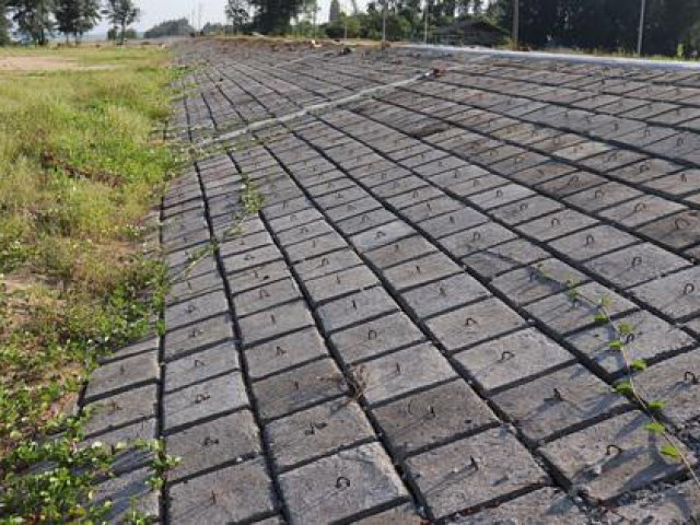 Tin tức trong ngày - Đê biển gần 182 tỉ đồng 10 năm vẫn thi công dang dở