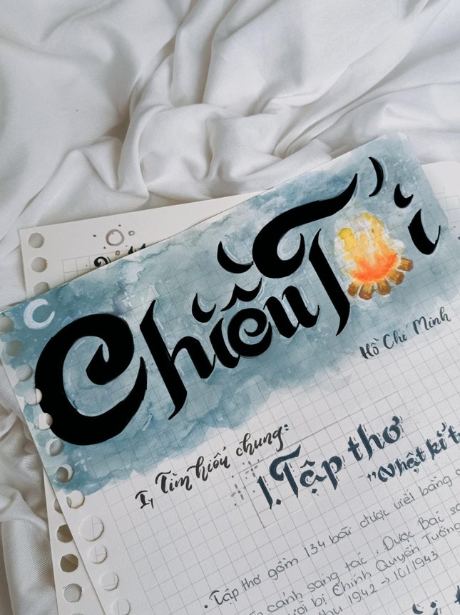 Những “tác phẩm” khiến ta liên tưởng tới những bài báo tường đẹp mắt. (Ảnh: Kim Kim)