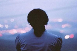 Bạn trẻ - Cuộc sống - Bi kịch từ việc mẹ ngủ chung phòng với con trai đã lớn vì yêu thương quá mức