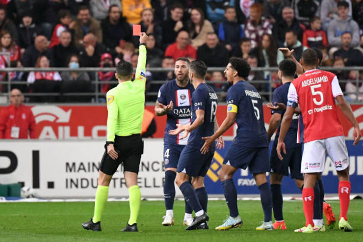 PSG mất điểm cay đắng trên sân của Reims ở vòng 10 Ligue 1 khi Sergio Ramos sớm bị đuổi khỏi sân