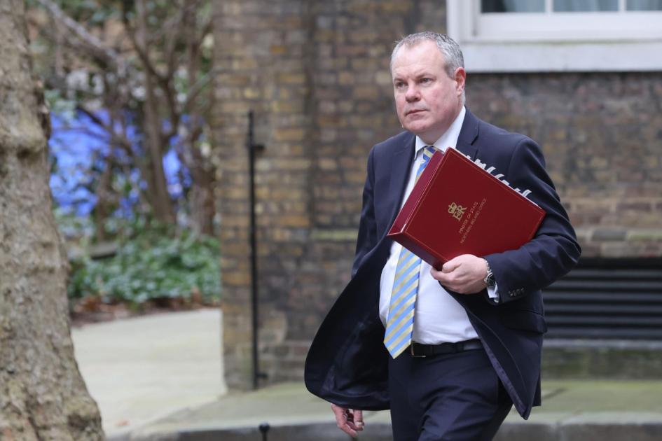 Bộ trưởng Thương mại Anh – ông Conor Burns – vừa bị cách chức (ảnh: Guardian)