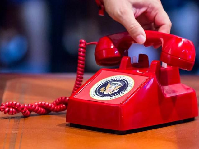 Thế giới - Chiếc 'điện thoại đỏ' đầy bí ẩn giữa Liên Xô và Mỹ vẫn còn hoạt động cho đến ngày nay?