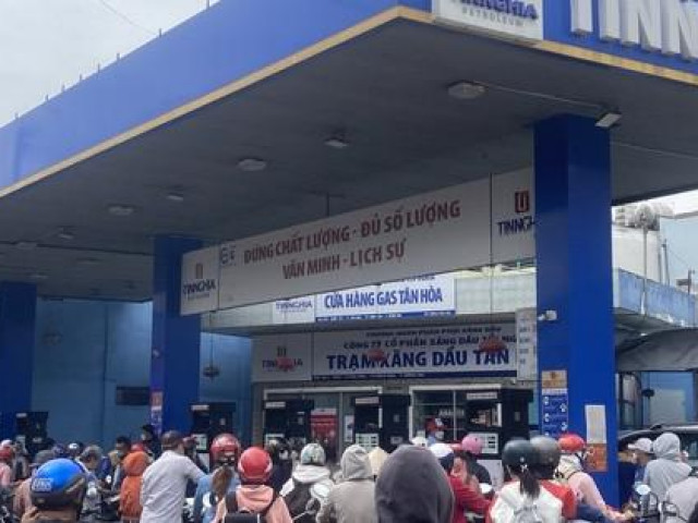 Tin tức trong ngày - Biển báo hết xăng "độc nhất vô nhị" ở Đồng Nai