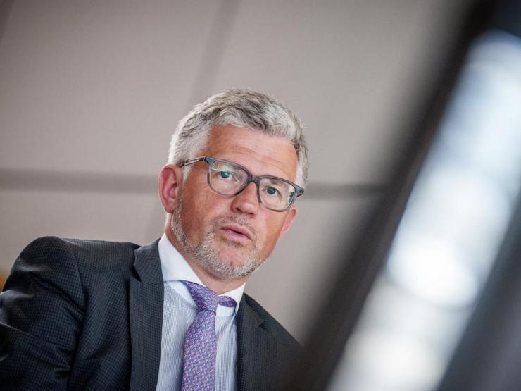 Thế giới - Bị hỏi vì sao con trai ở Đức không về Ukraine tham chiến, Đại sứ Ukraine phản ứng gay gắt