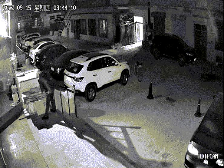 Video: Hi hữu chuyện người đàn ông đi ăn trộm lại bị kẻ khác lấy mất xe đạp