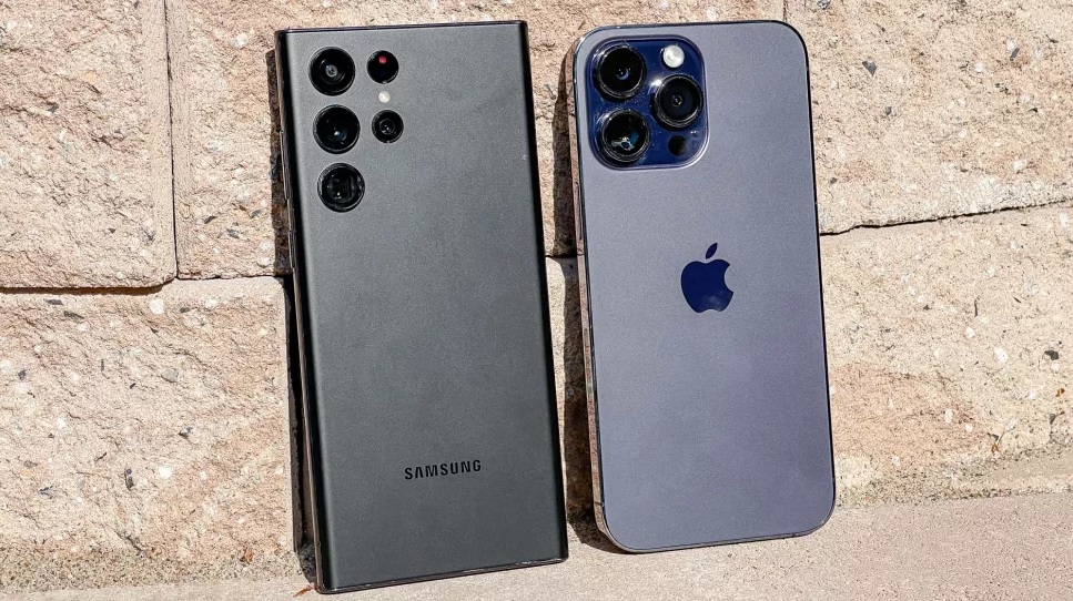 2 "ông trùm" iPhone 14 Pro Max và Galaxy S22 Ultra đối đầu - 13