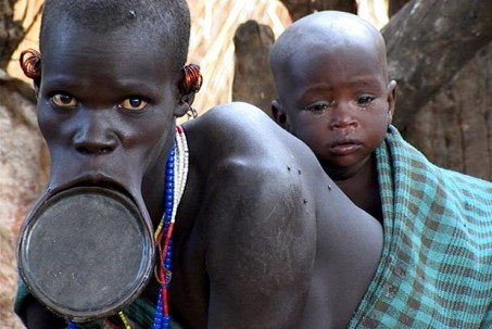 5 bộ lạc kỳ lạ nhất hành tinh, vẫn còn tồn tại trong thế kỷ 21