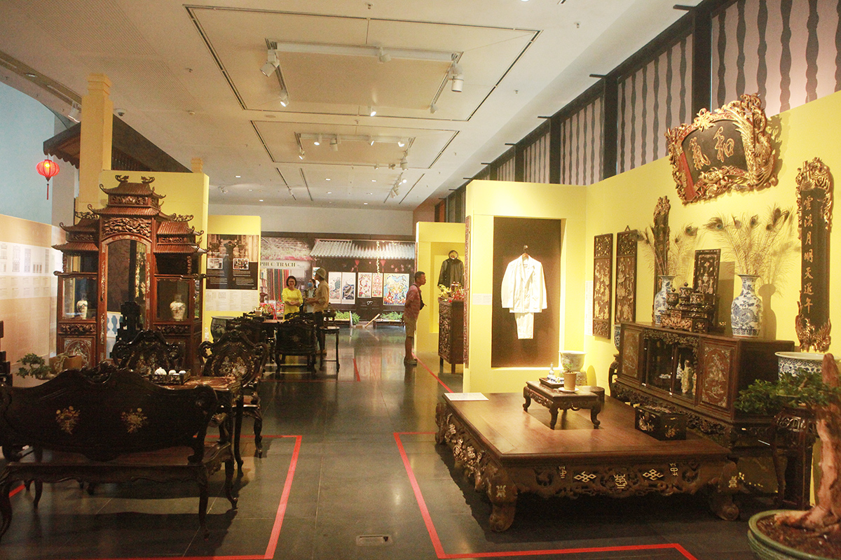 Triển lãm “Nếp xưa” tại bảo tàng Hà Nội thu hút sự quan tâm của người dân nhân dịp kỉ niệm ngày Giải phóng Thủ đô (10/10). Triển lãm gợi lại cuộc sống của các gia đình khá giả với nhiều hiện vật giúp du khách hiểu rõ hơn về đời sống thời kì này.