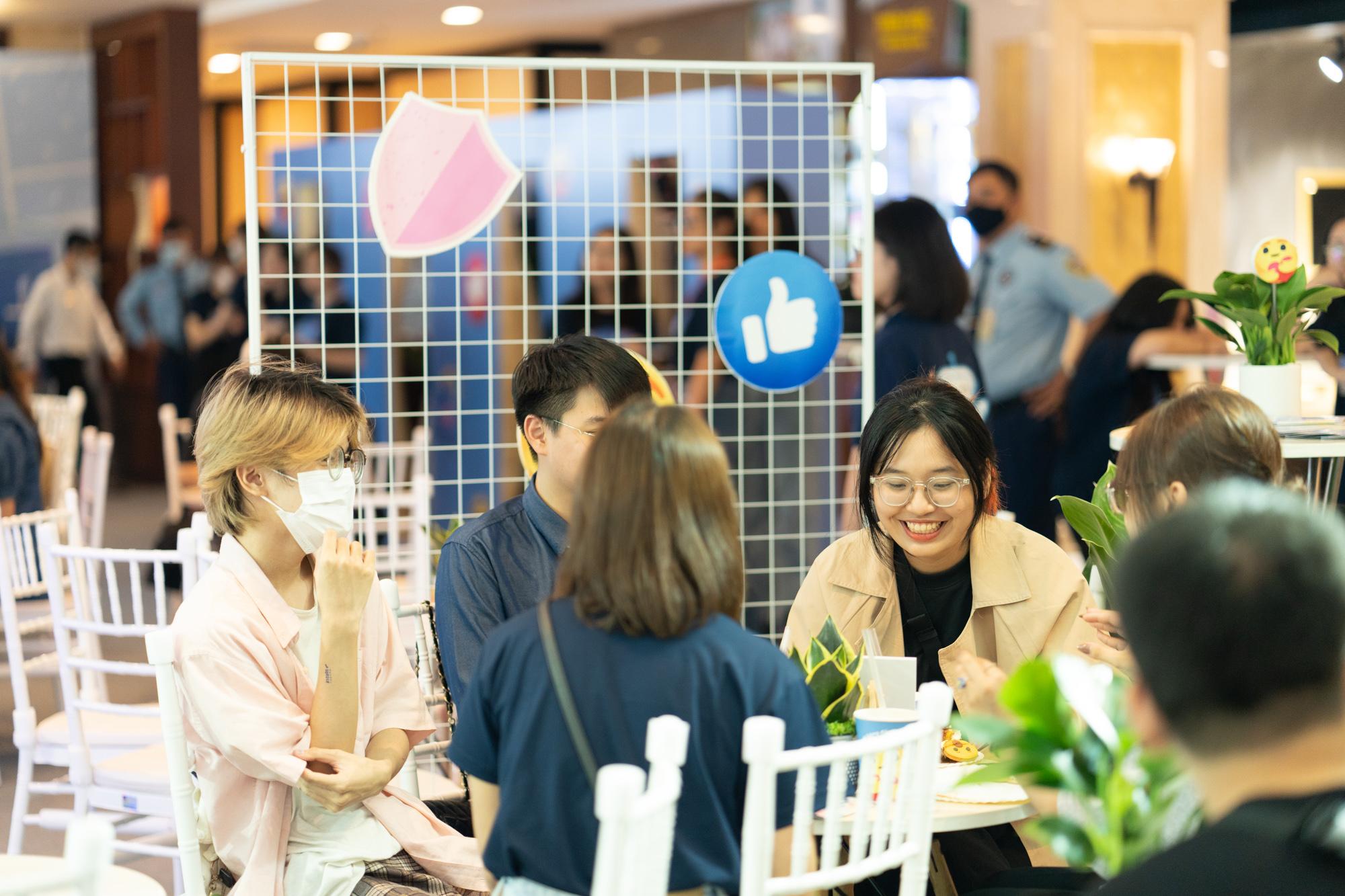 Không gian sáng tạo của Safety Café Vietnam thu hút giới trẻ tới trải nghiệm