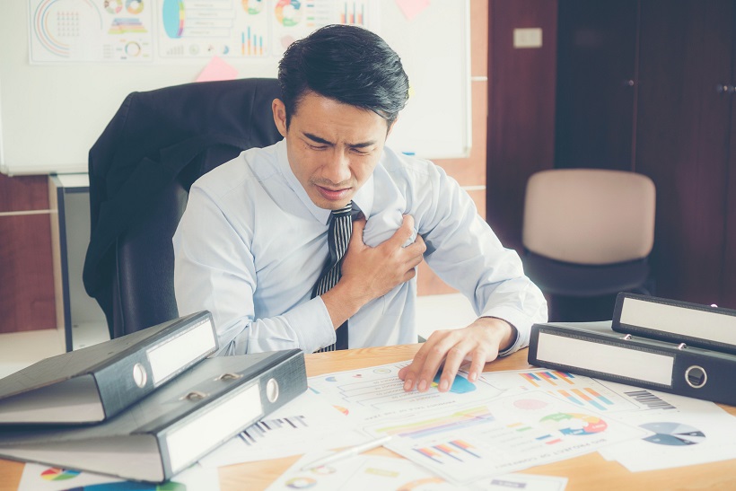 Căng thẳng trong cuộc sống cùng với việc không thể giải tỏa qua nhiều cách (trong đó có sinh hoạt tình dục) khiến nam giới dễ gặp phải các vấn đề tim mạch, nguồn: Shutterstock.