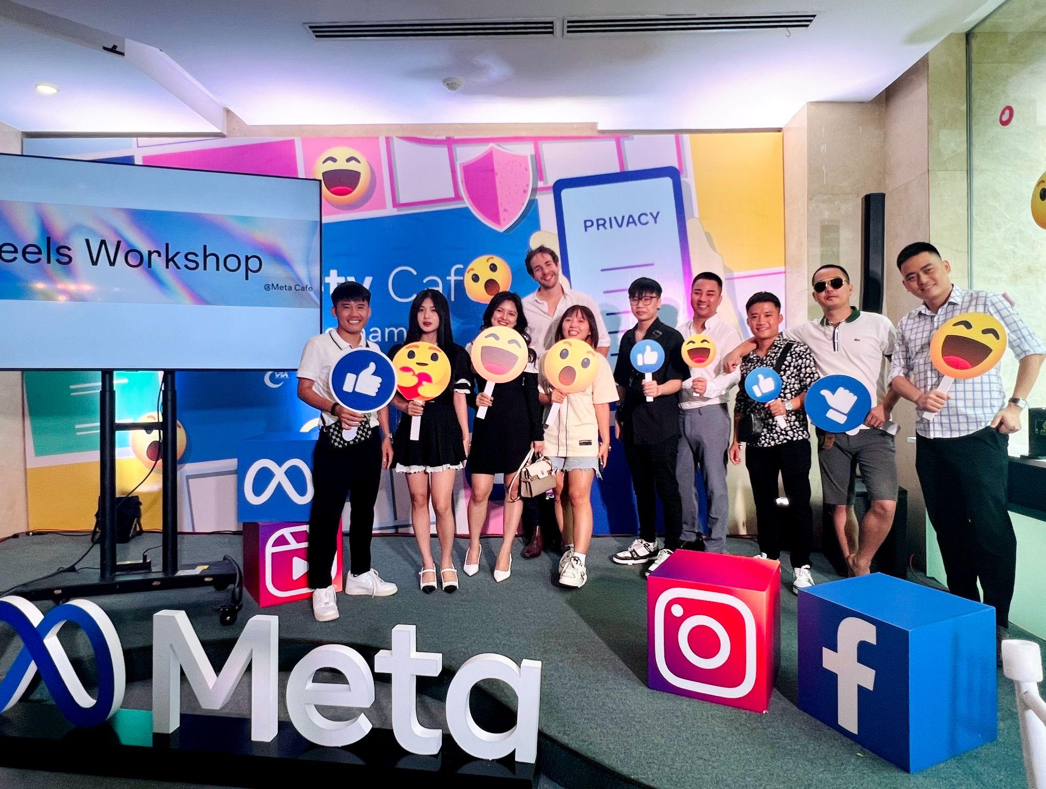 Các nhà sáng tạo nội dung của Meta tham dự workshop trong khuôn khổ Safety Café Vietnam
