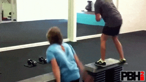 Những tình huống khó tin trong phòng gym khiến bao người "thót tim" - 5