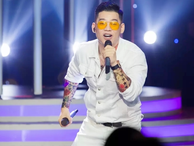 Giải trí - Hot TikToker kiếm 1 tỷ/tháng bất ngờ tiết lộ tuổi thơ "không muốn quay lại"
