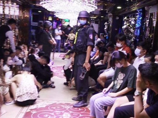 Pháp luật - Nhân viên quán karaoke Hollywood bán ketamin cho khách