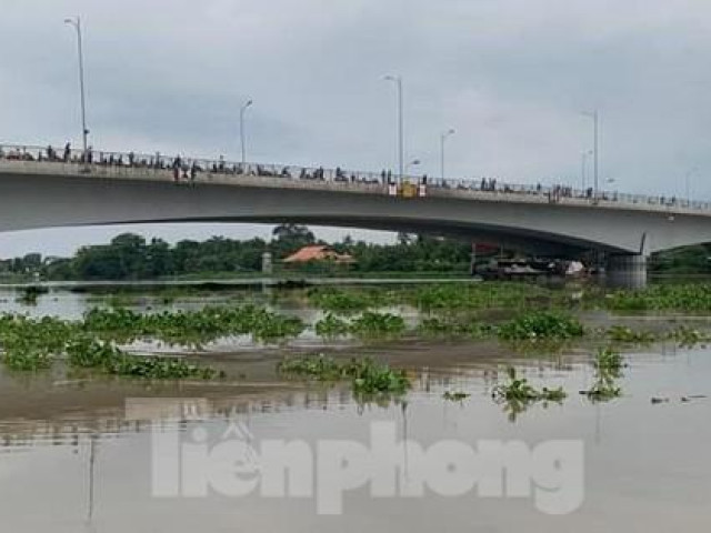 Pháp luật - Tìm kiếm hai thanh niên nam, nữ nhảy sông Sài Gòn mất tích
