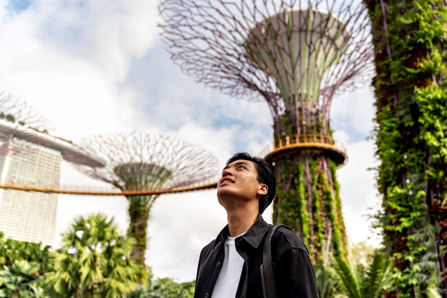 Quang Đại choáng ngợp trước vẻ đẹp xanh mát của Gardens by the Bay (Nguồn: Singapore Tourism Board)