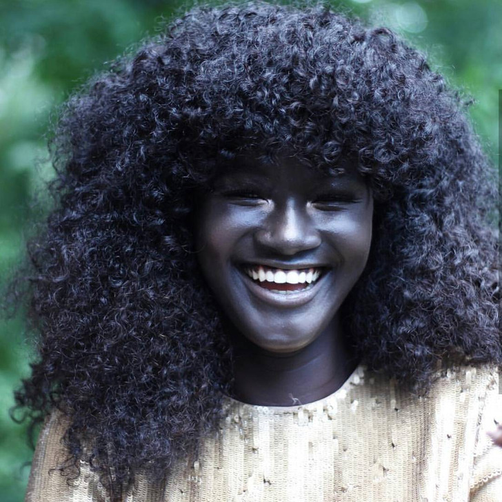 Vẻ đẹp phi thường của người mẫu da đen nhất thế giới - 3