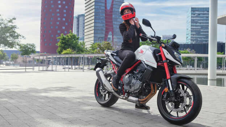 Ra mắt “Ong bắp cày” 2023 Honda CB750 Hornet nhiều trang bị khủng - 15