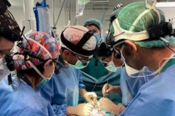 Sức khỏe đời sống - Bé 1 tuổi thành người đầu tiên trên thế giới được ghép ruột