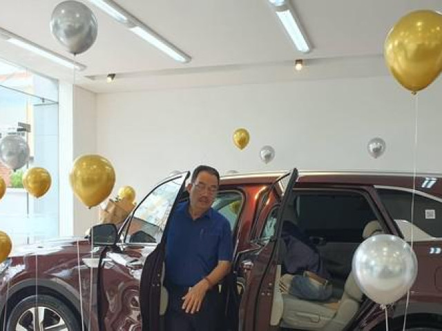 Tin tức ô tô - Giá xăng tăng, người mua ô tô cũng tiếp tục tăng