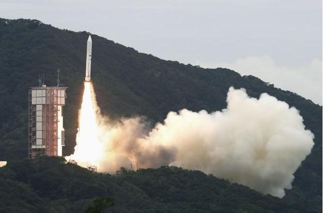 Tên lửa Epsilon-6 của Nhật Bản rời bệ phóng ngày 12/10. (Ảnh: Kyodo)
