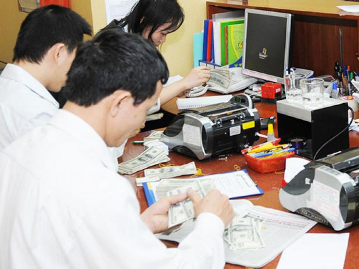 Tỷ giá USD hôm nay 12/10: Đà tăng vẫn chưa dứt, tỷ giá USD/VND tăng vọt
