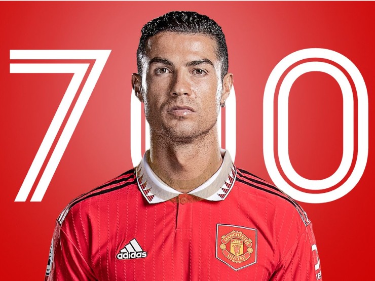 Ronaldo ghi 700 bàn vẫn bị ”chê” quá ít, Haaland đá bao giờ mới bắt kịp?