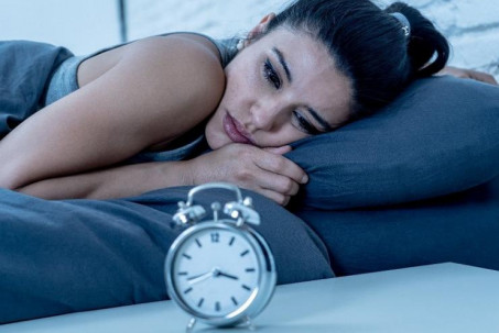 4 thói quen ăn uống nhiều người mắc phải có thể "kích hoạt" chứng mất ngủ